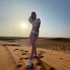 Вот кое что из того как он меня фотографирует)