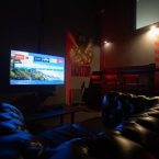 В компьютерных клубах сейчас есть отдельные комнаты, где можно п