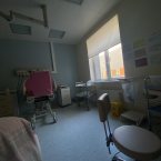 Напротив еще одна кушетка, но я была одна с мужем, рядом что сто