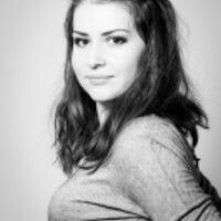Анна Попова