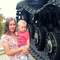 Оленька Белоусова
