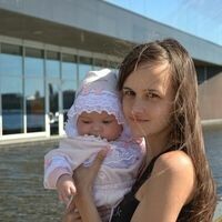 Николь Бурова