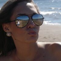 АННА ЗАхАРОВА